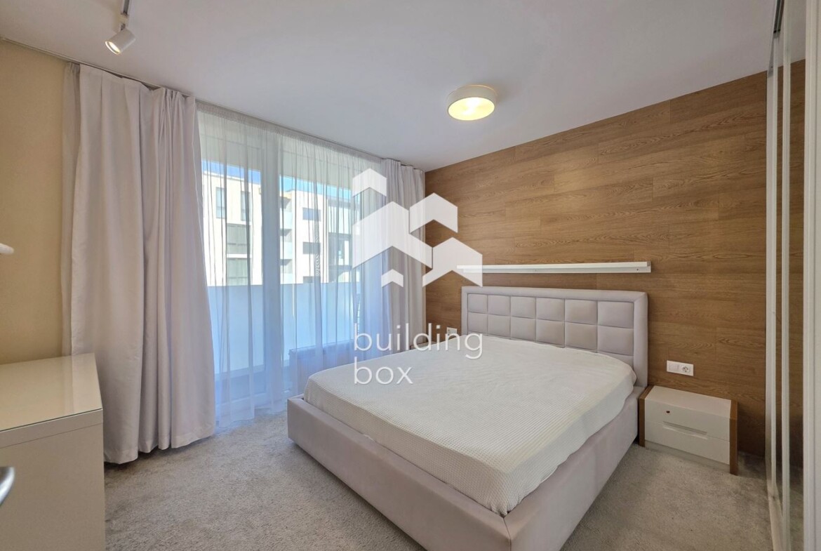 Светъл и просторен тристаен апартамент в престижна сграда в квартал Изгрев - 0