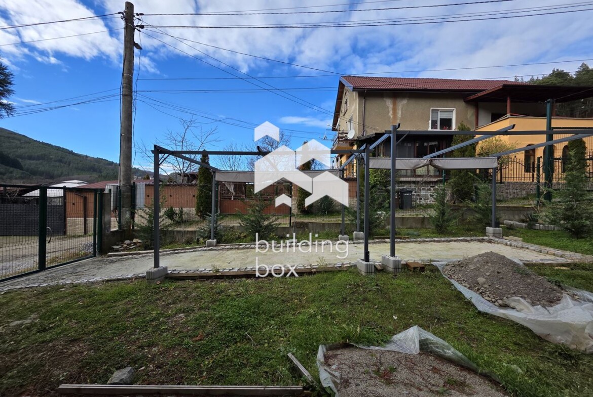 Къща - София, област, с.Искрец - 0