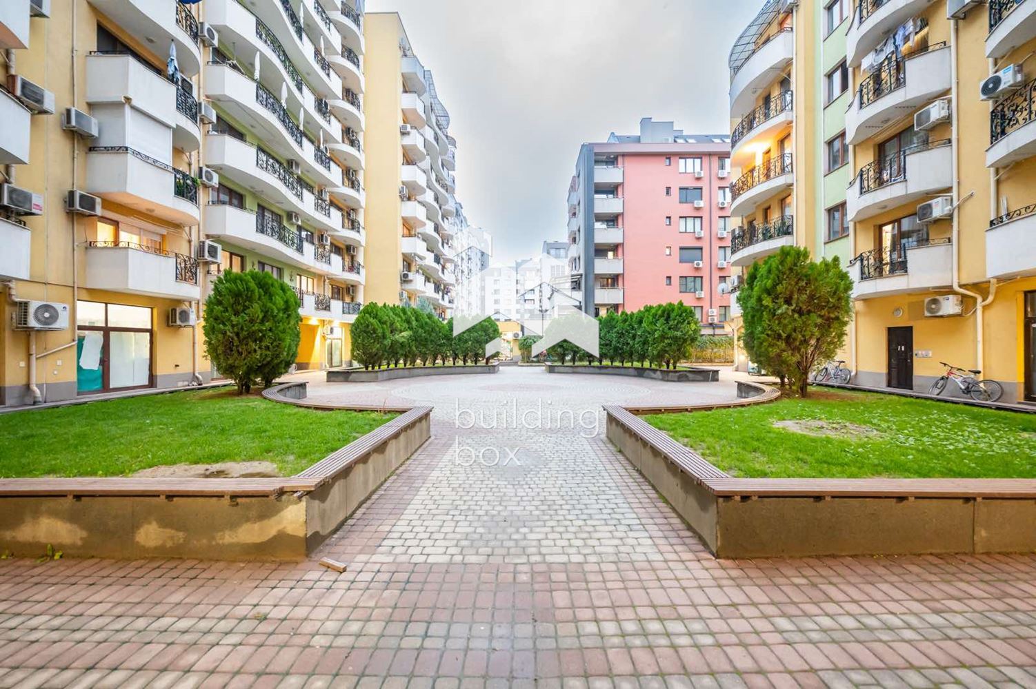 Тристаен обзаведен апартамент с акт 16 - 0