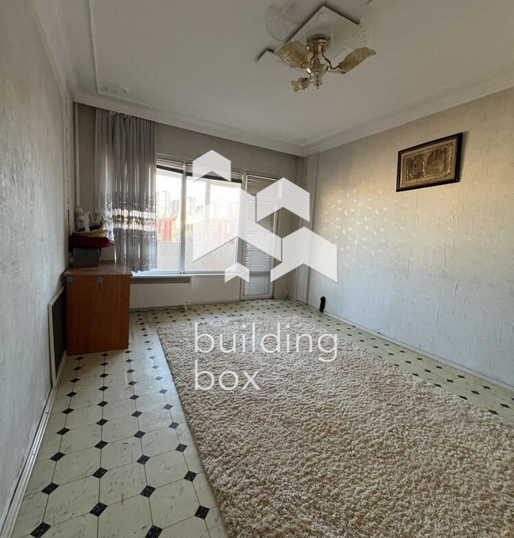 Тристаен апартамент в Изгрев - 0