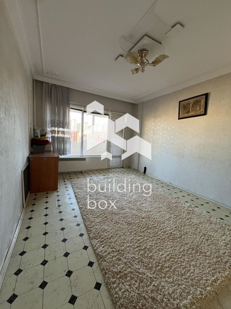 Тристаен апартамент в Изгрев - 0