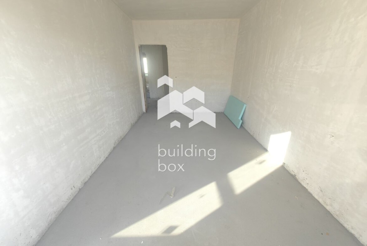 Двустаен апартамент в Южен - 0