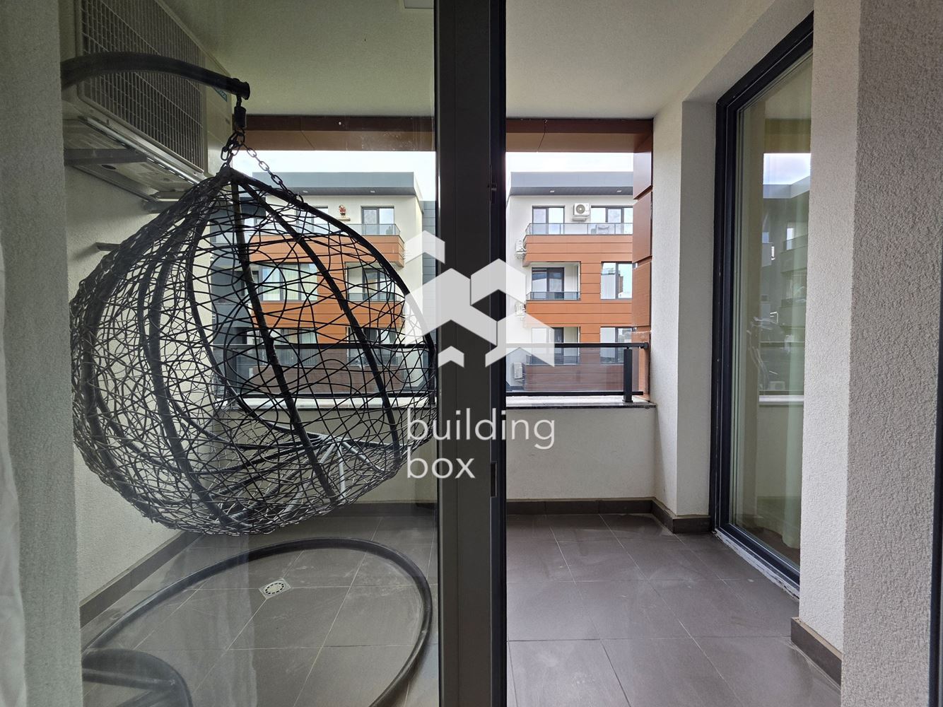 Двустаен в малинова долина - 0