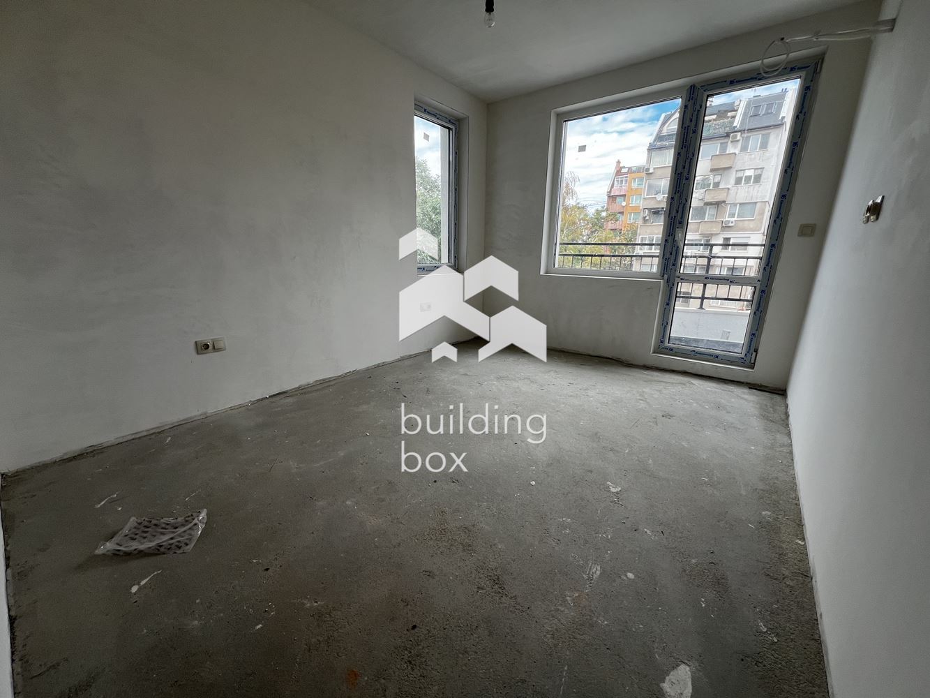 Тристаен апартамент - кв. Оборище - 0