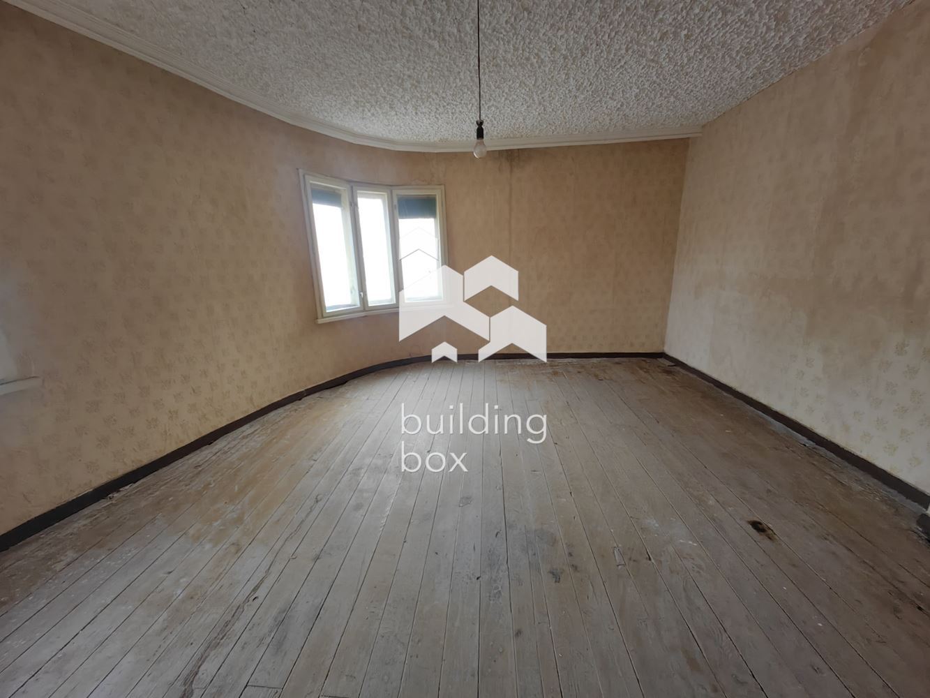 Двуетажна къща в с. Първенец - 0