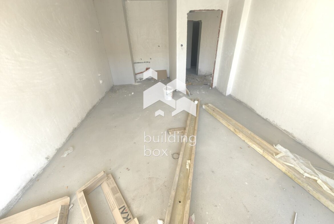 Двустаен апартамент в кв. Южен - 0