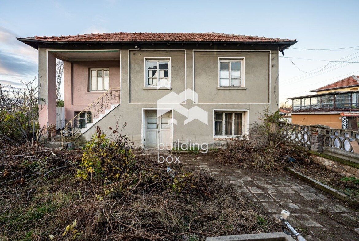 Двуетажна къща - село Новаково - 0