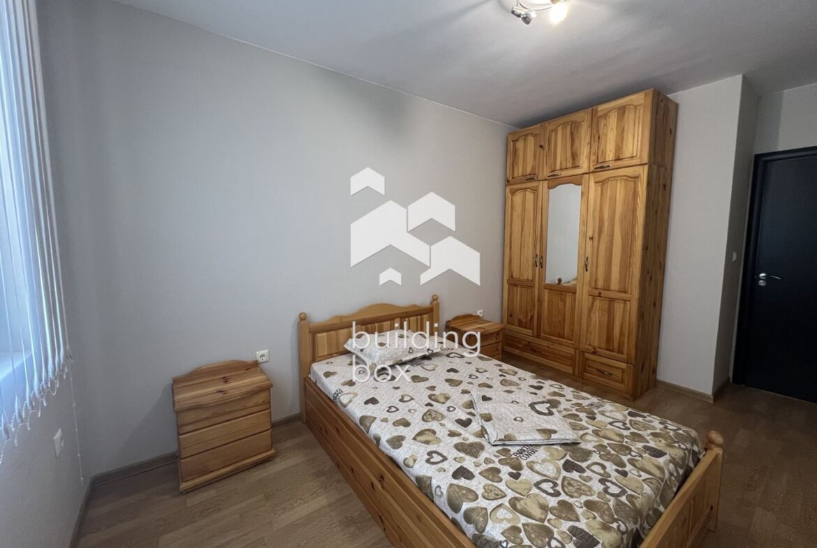 Тристаен апартамент под наем с паркомясто - кв. Христо Смирненски - 0