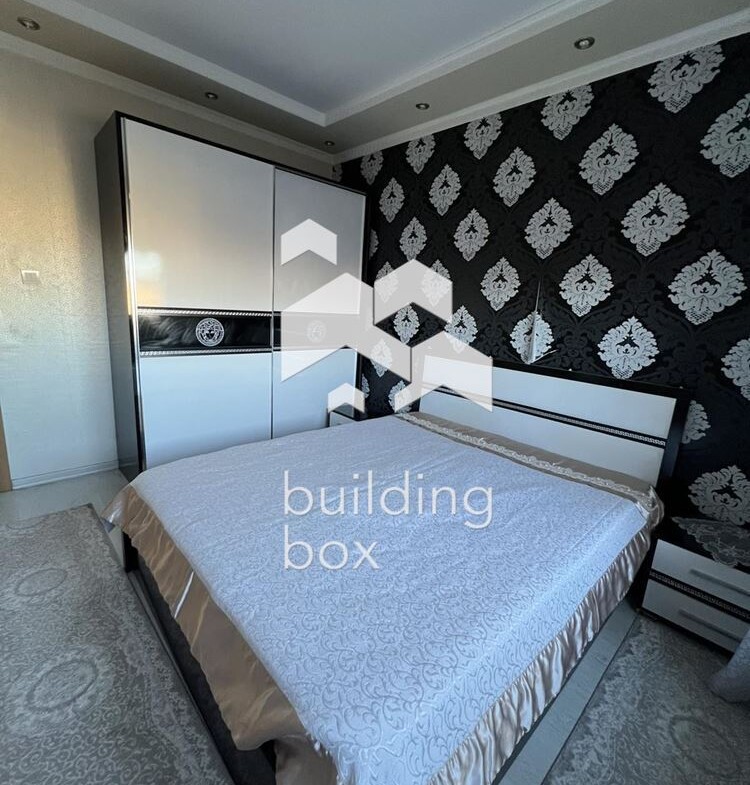 Тристаен апартамент в Изгрев - 0