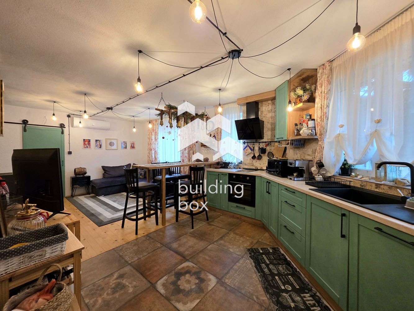 Уютна къща в с. Искрец - 0