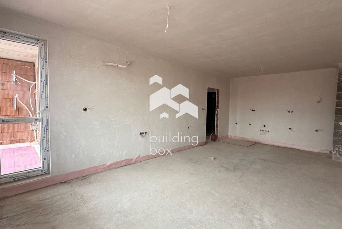 Двустаен апартамент в кв. Остромила до Виа парк - 0