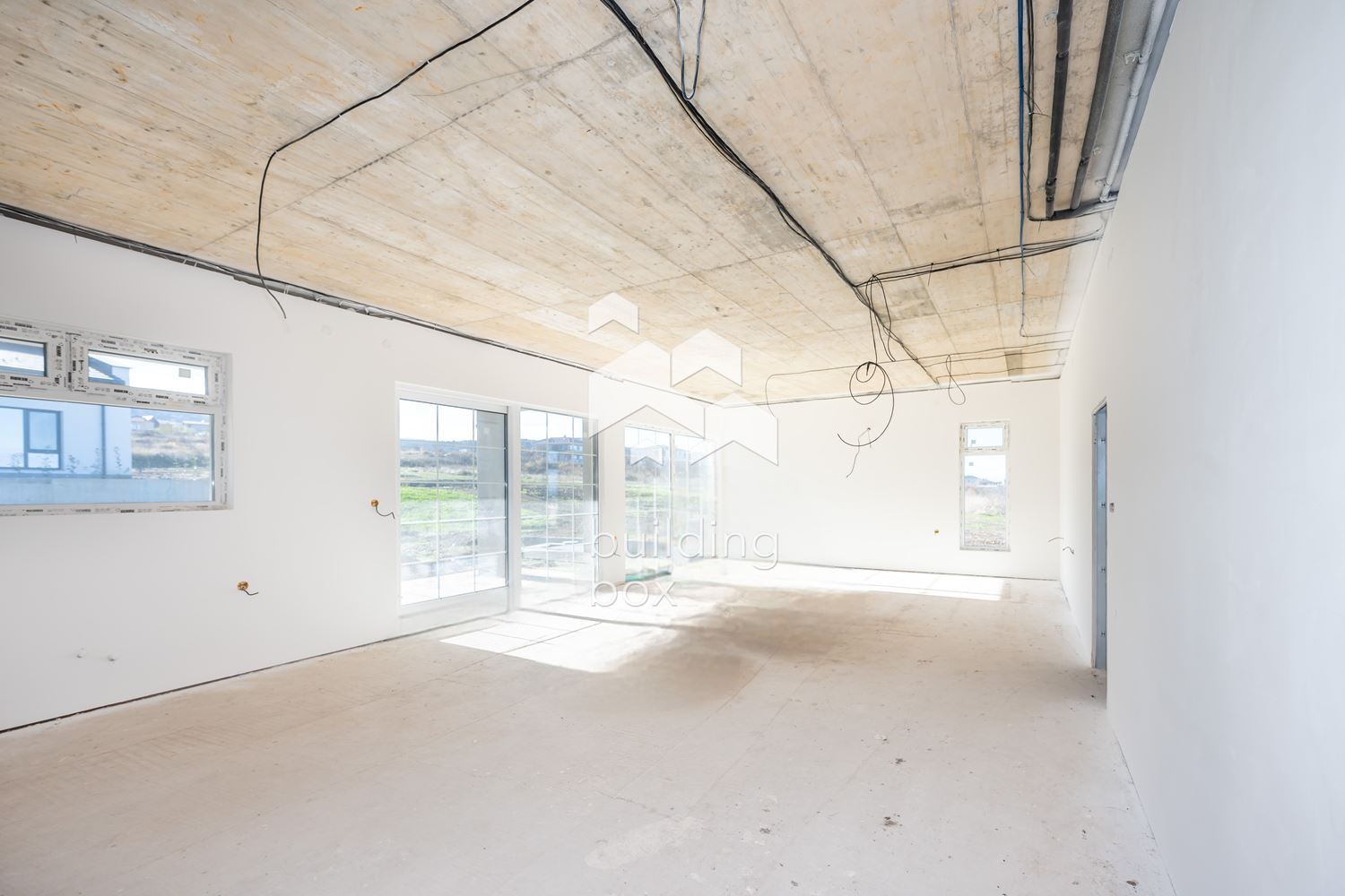 Едноетажна къща със страхотна панорама в Марково - 0