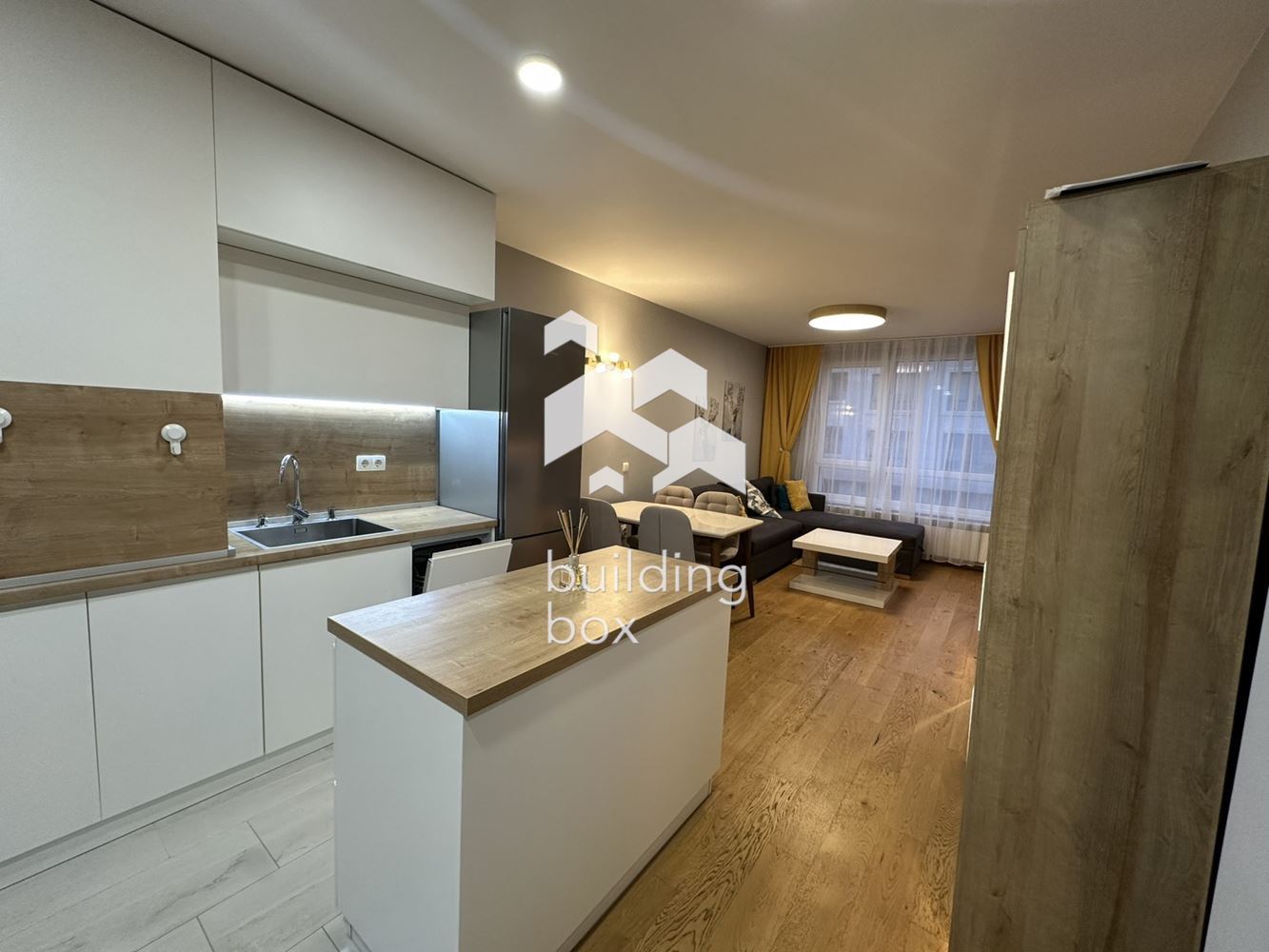 Двустаен апартамент в квартал Кръстова Вада - 0