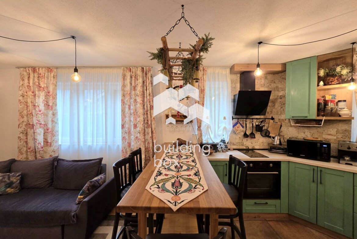 Уютна къща в с. Искрец - 0