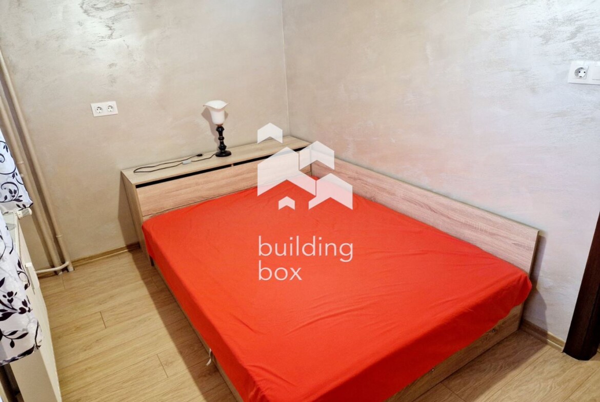 Уютен двустаен апартамент в жк. Дружба 2 - 0