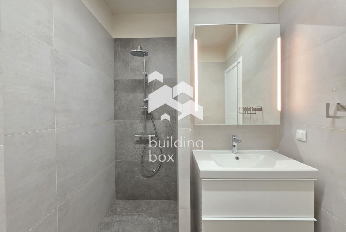 Елегантен апартамент с усещане за къща в SoHome - 0