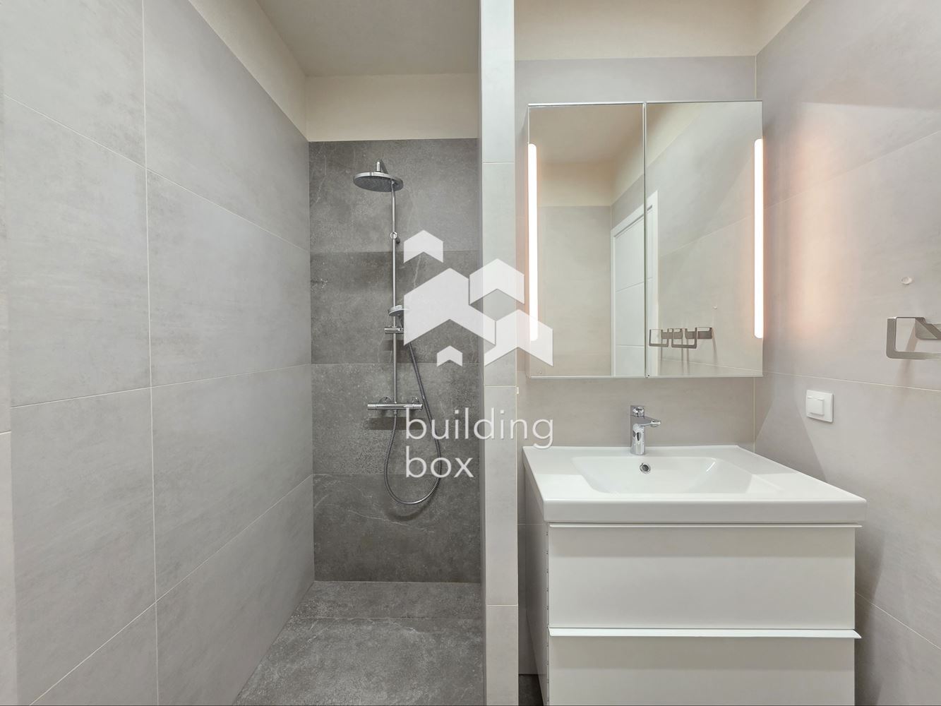 Елегантен апартамент с усещане за къща в SoHome - 0