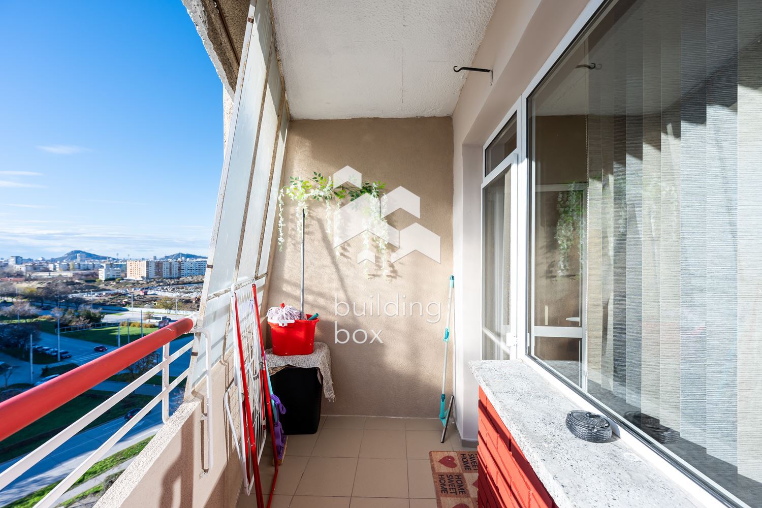 Обзаведен тристаен апартамент - кв. "Тракия" - 0