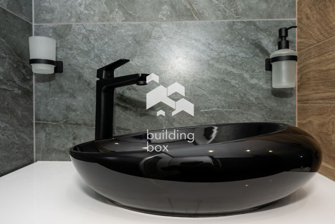 Двустаен обзаведен апартамент с паркомясто - кв. "Остромила" - 0