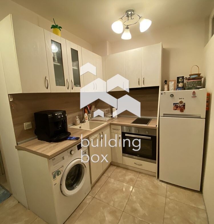 Маломерен Тристаен апартамент в Кръстова Вада - 0