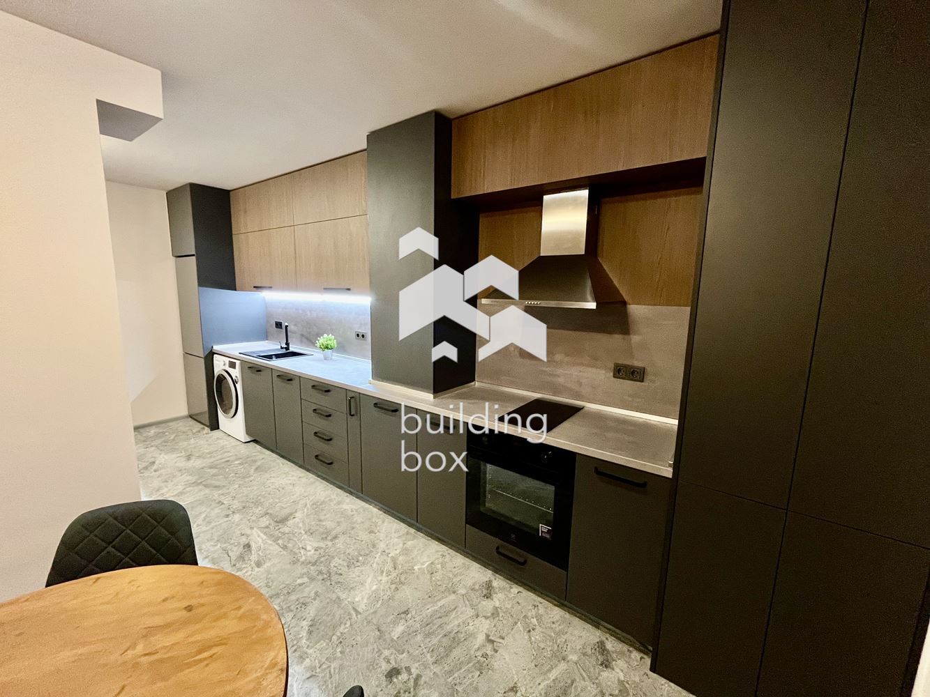 Чисто нов, отлично завършен имот в Манастирски ливади - изток - 0