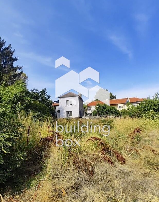 Двуетажна къща в с. Първенец - 0