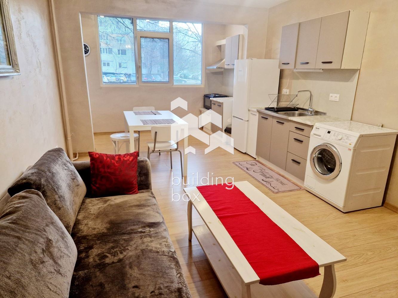 Уютен двустаен апартамент в жк. Дружба 2 - 0