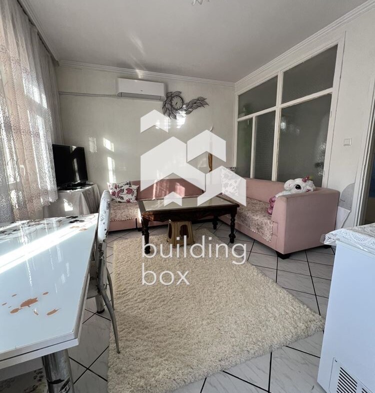 Тристаен апартамент в Изгрев - 0