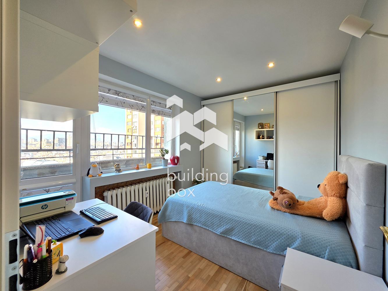 Апартамент с 2 спални и уникална тераса