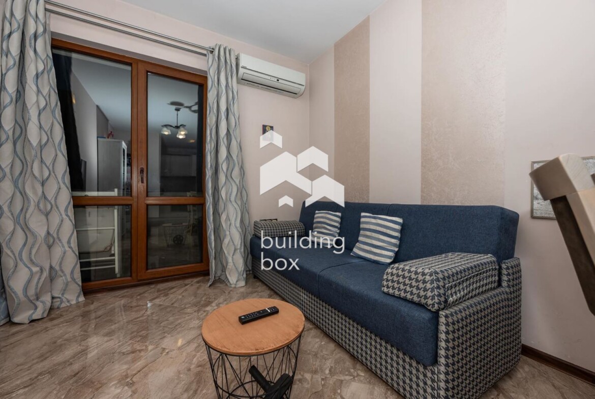 Тристаен обзаведен апартамент с акт 16 - 0