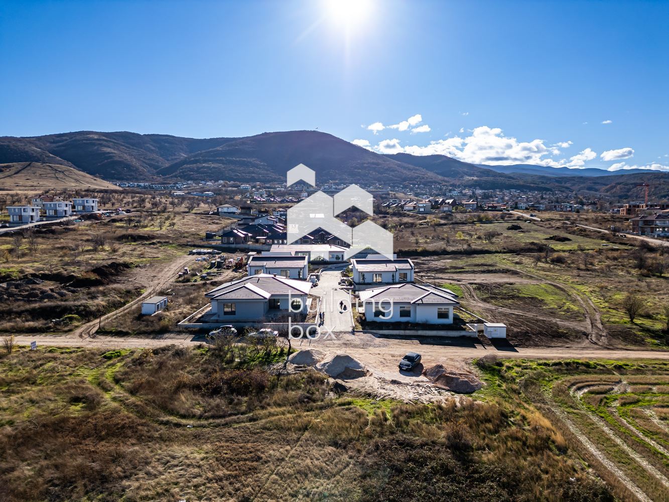 Едноетажна къща със страхотна панорама в Марково