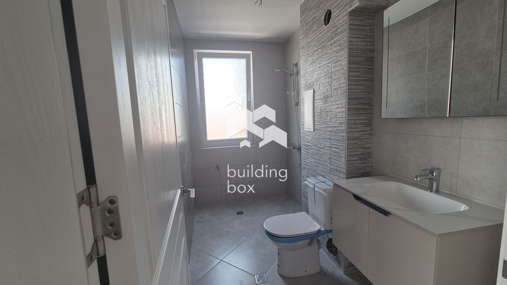 Тристаен апартамент в нова сграда – бул. “Коматевско шосе”