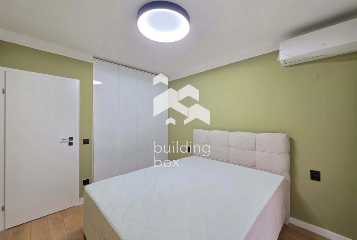 Двустаен в малинова долина - 0