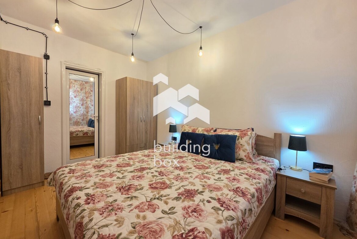 Уютна къща в с. Искрец - 0