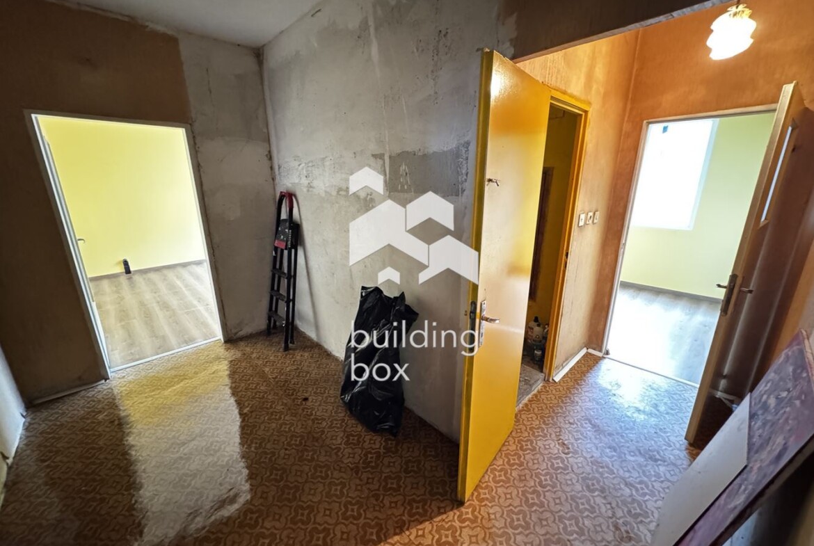 Тристаен апартамент - ж.к. Света Троица - 0