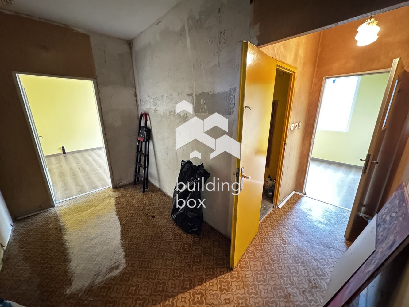 Тристаен апартамент - ж.к. Света Троица - 0