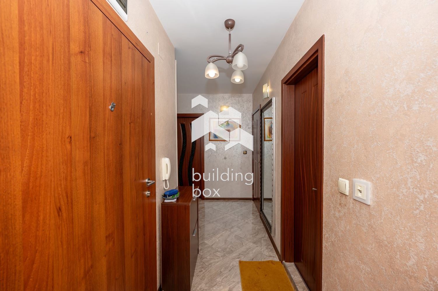 Тристаен обзаведен апартамент с акт 16 - 0