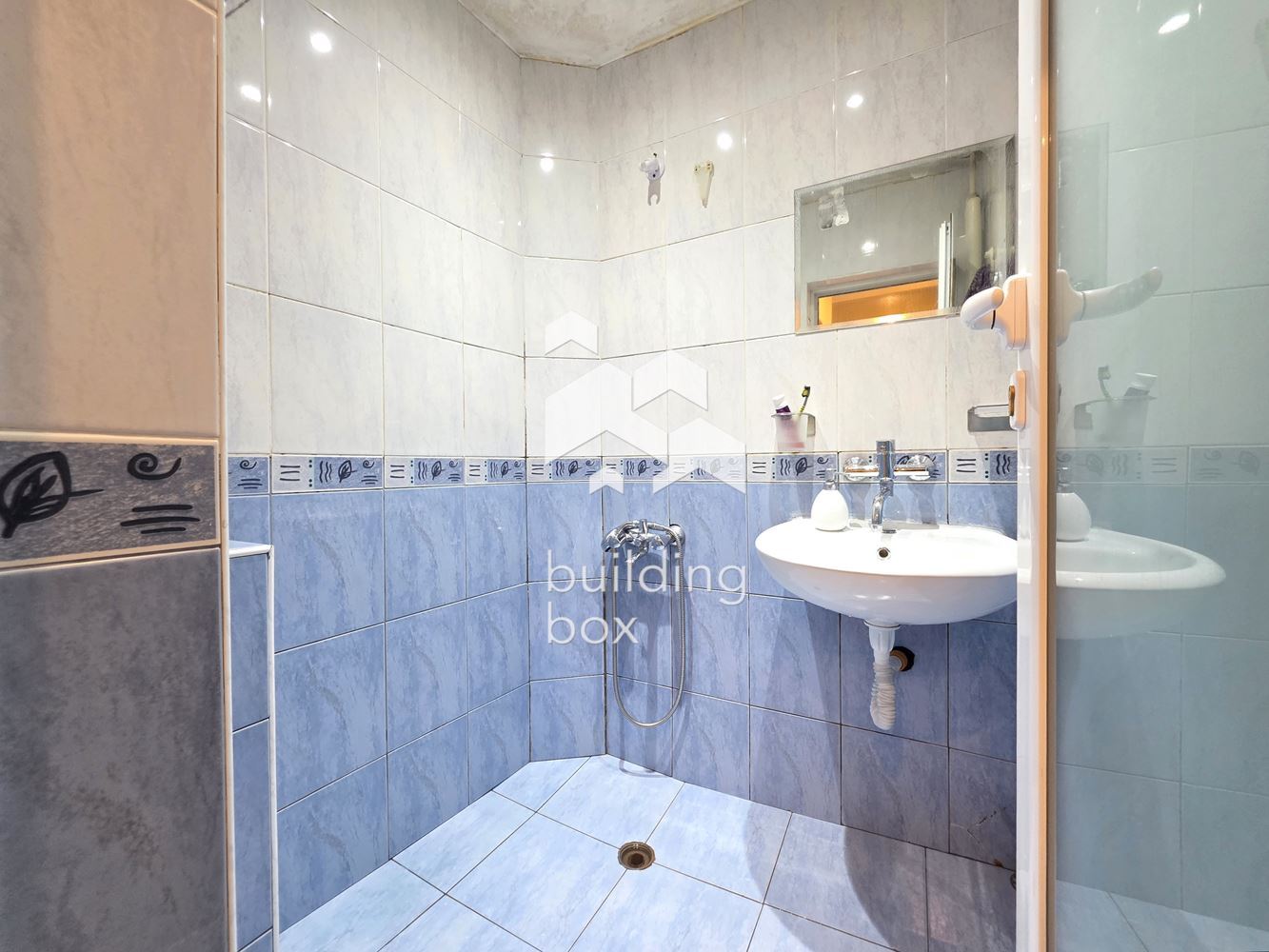 Апартамент с 2 спални и уникална тераса - 0