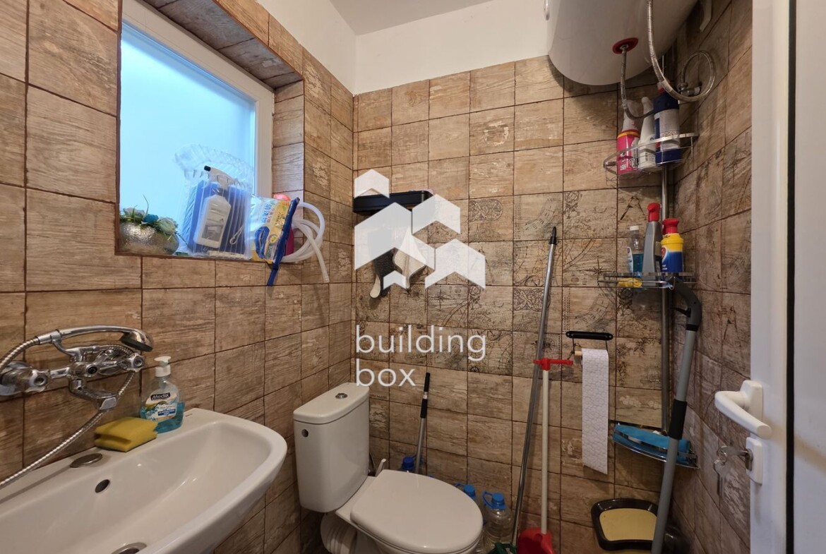 Къща - София, област, с.Искрец - 0