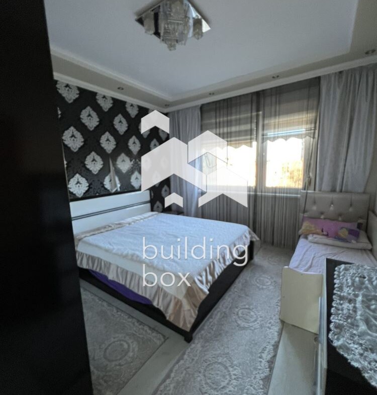 Тристаен апартамент в Изгрев - 0