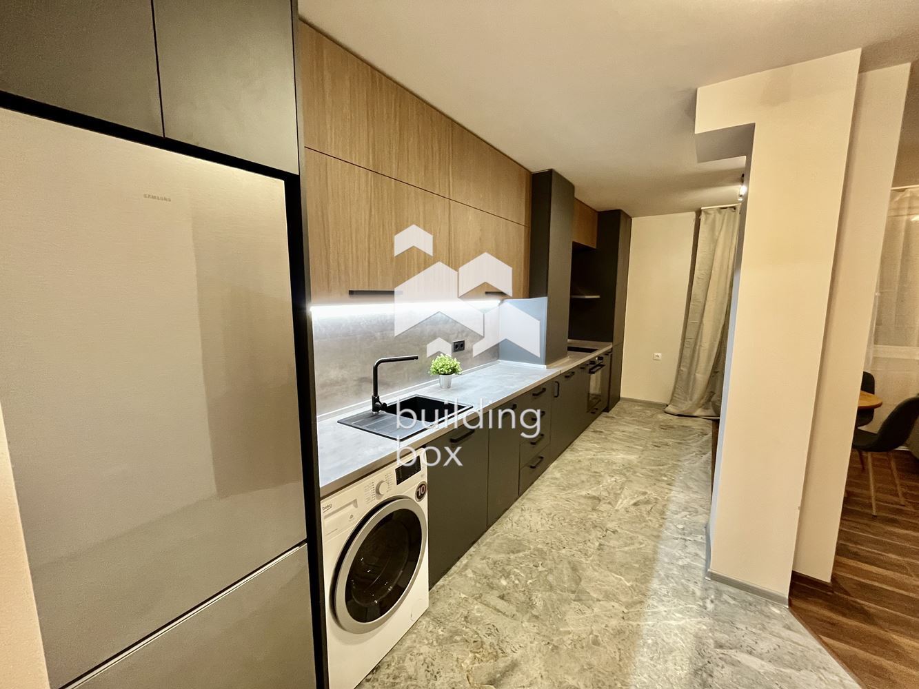 Чисто нов, отлично завършен имот в Манастирски ливади - изток - 0