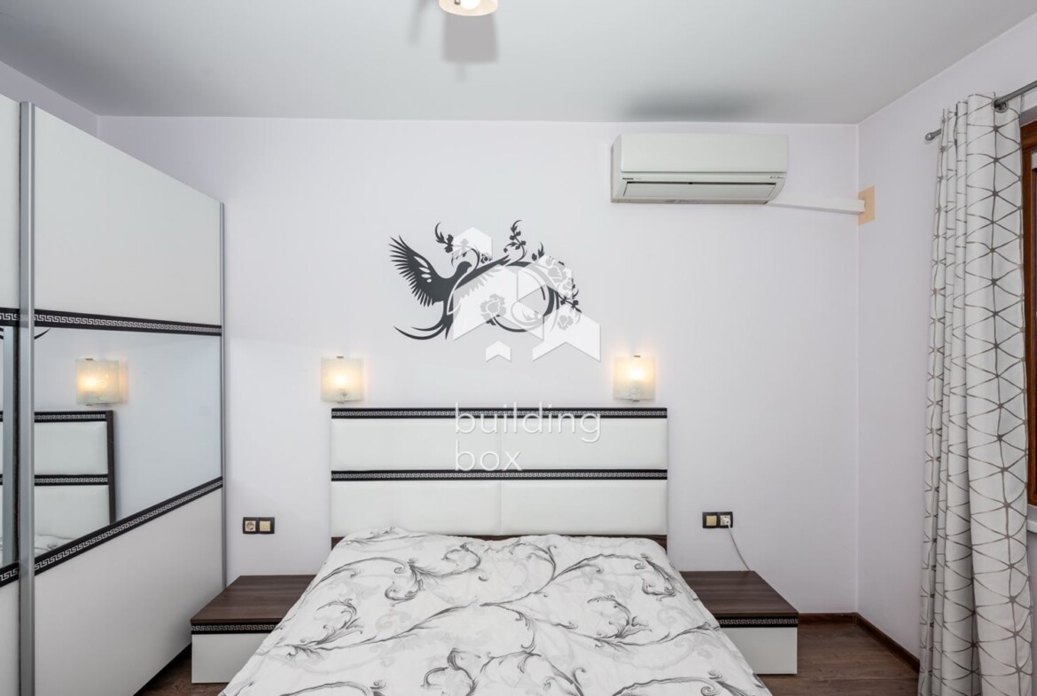 Тристаен обзаведен апартамент с акт 16 - 0