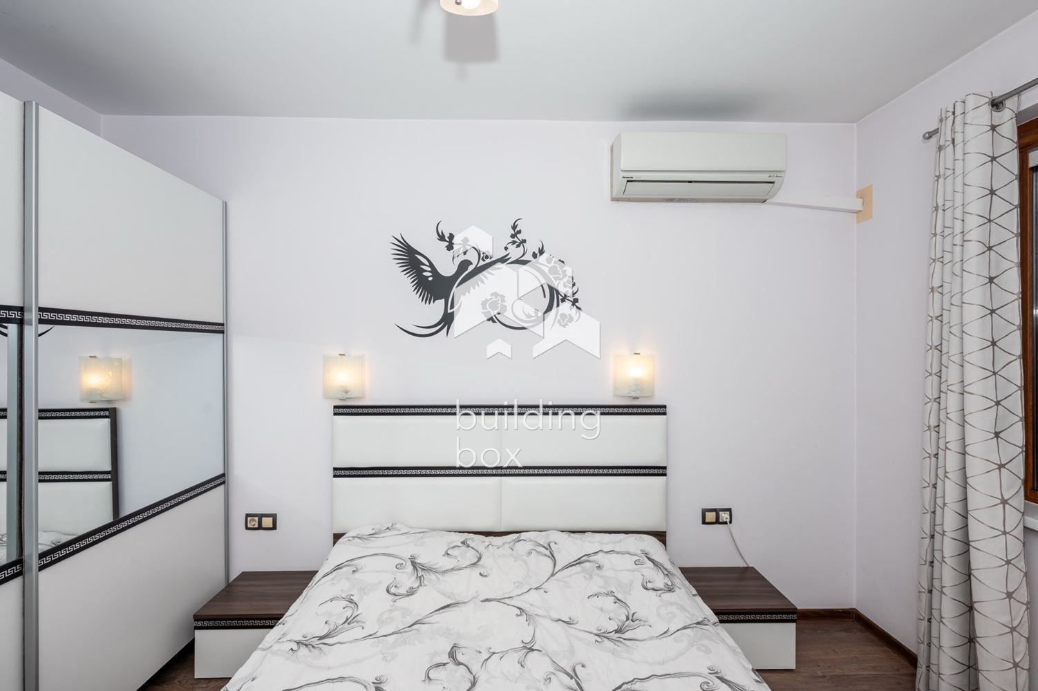 Тристаен обзаведен апартамент с акт 16 - 0