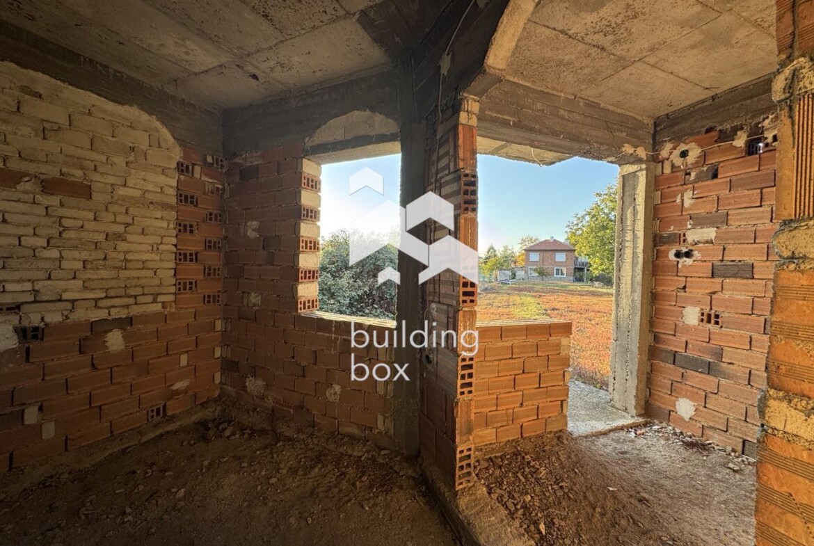 Двуетажна къща в с.Желязно - 0