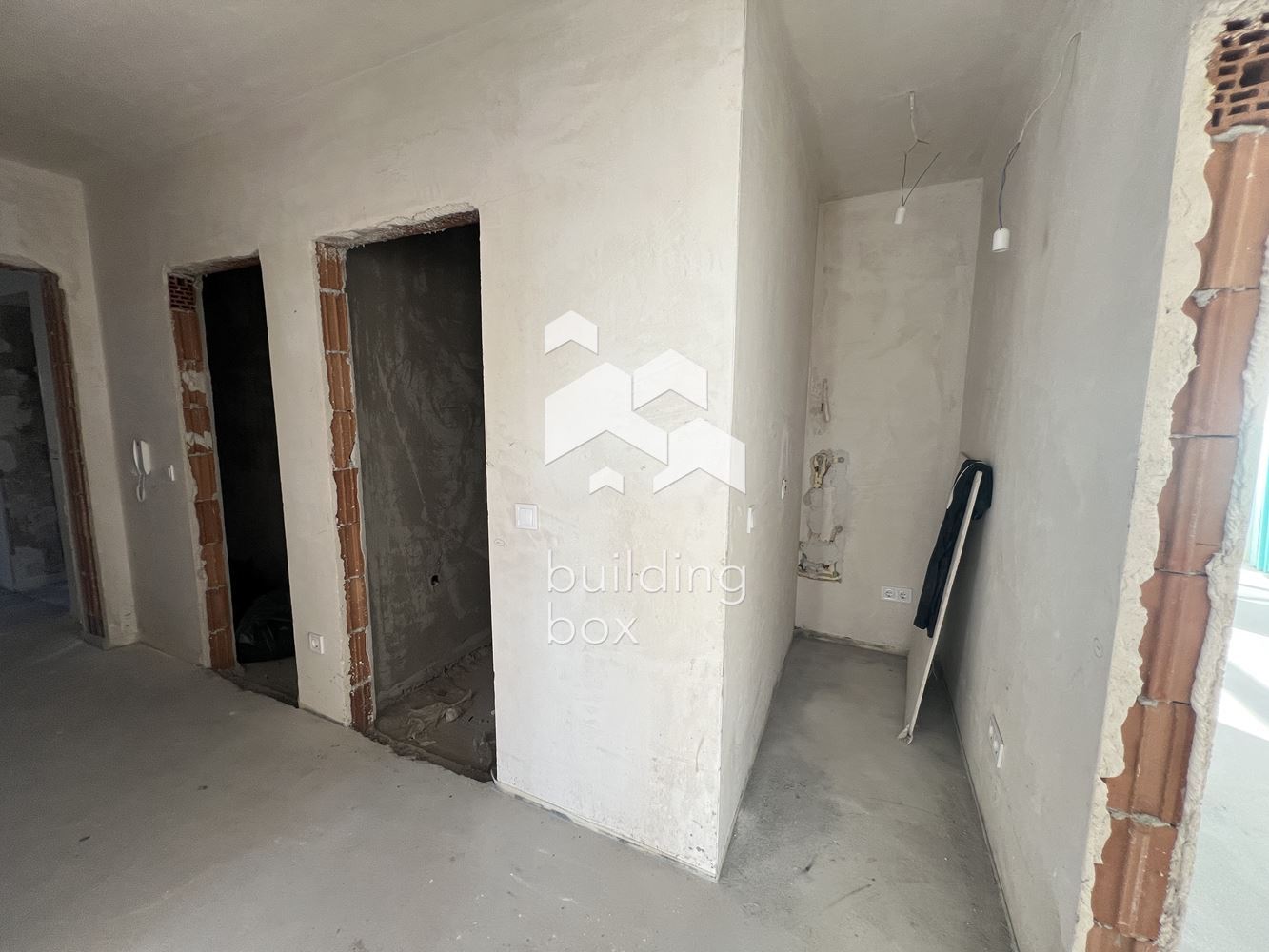 Тристаен апартамент - бул. "Ботевградско шосе" - 0