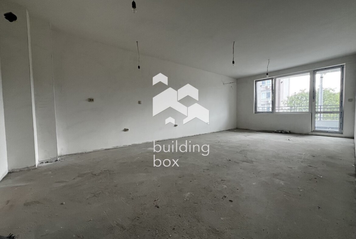 Тристаен апартамент - кв. Оборище - 0