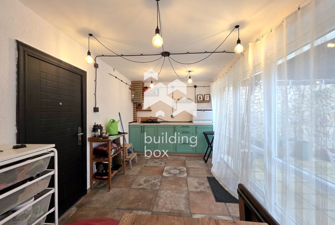 Къща - София, област, с.Искрец - 0