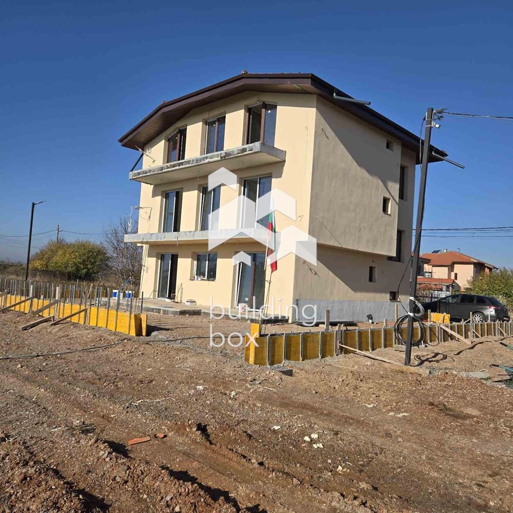 Тристаен апартамент – с. Мировяне