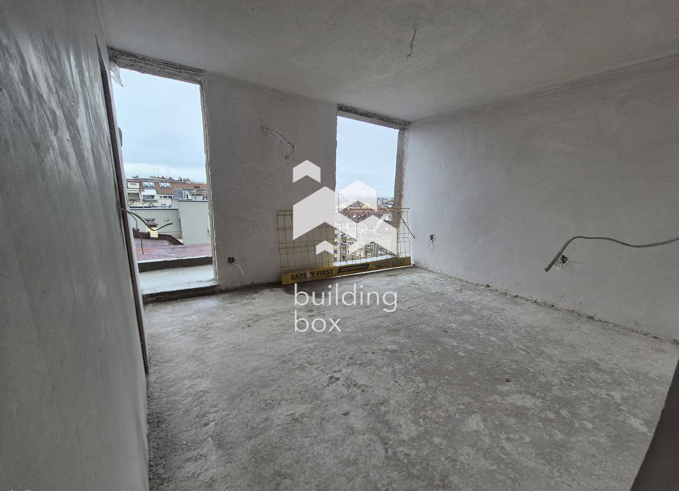 Тристаен апартамент в сграда "Casa Madrid" - район Оборище - 0