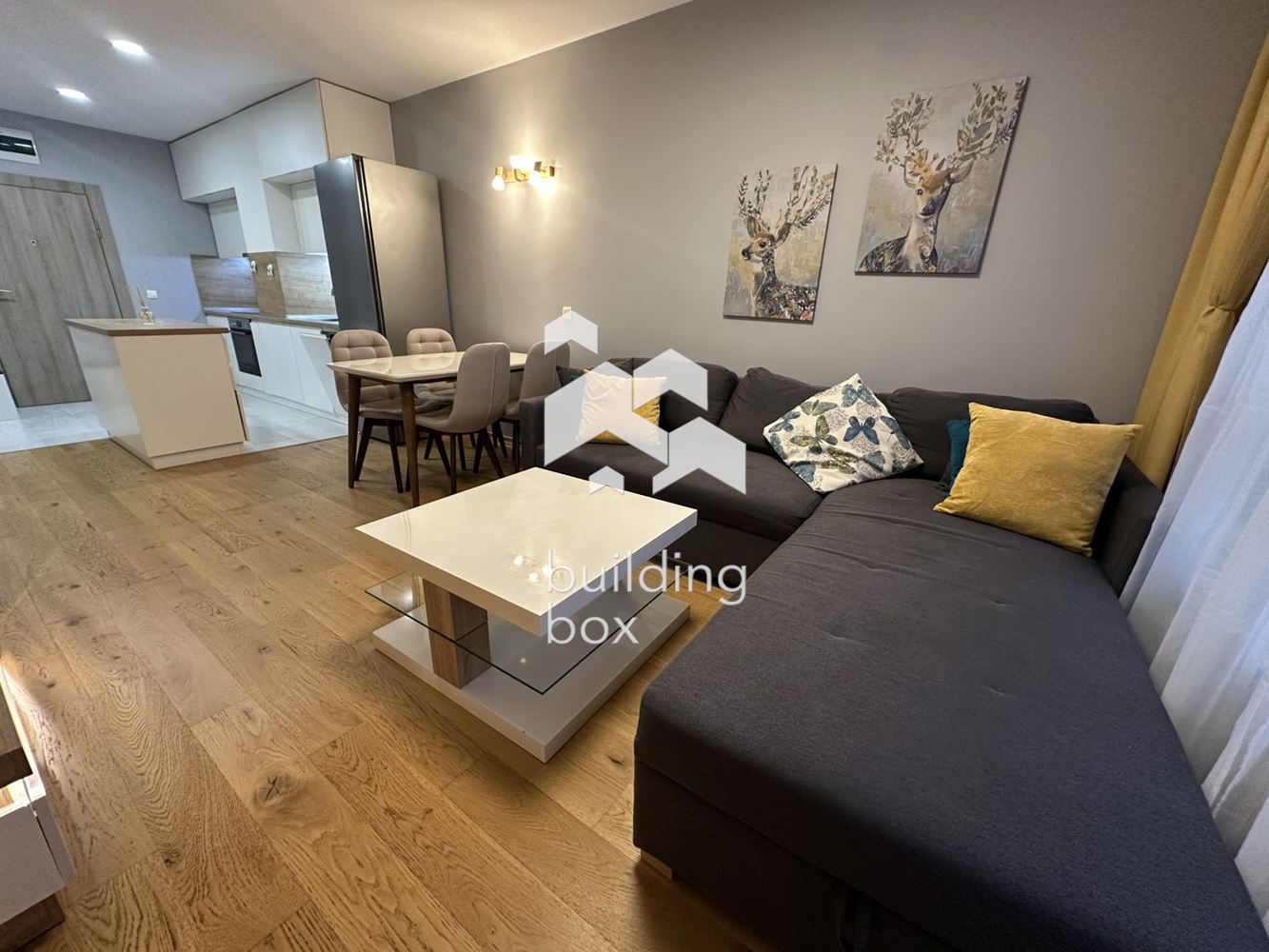 Двустаен апартамент в квартал Кръстова Вада